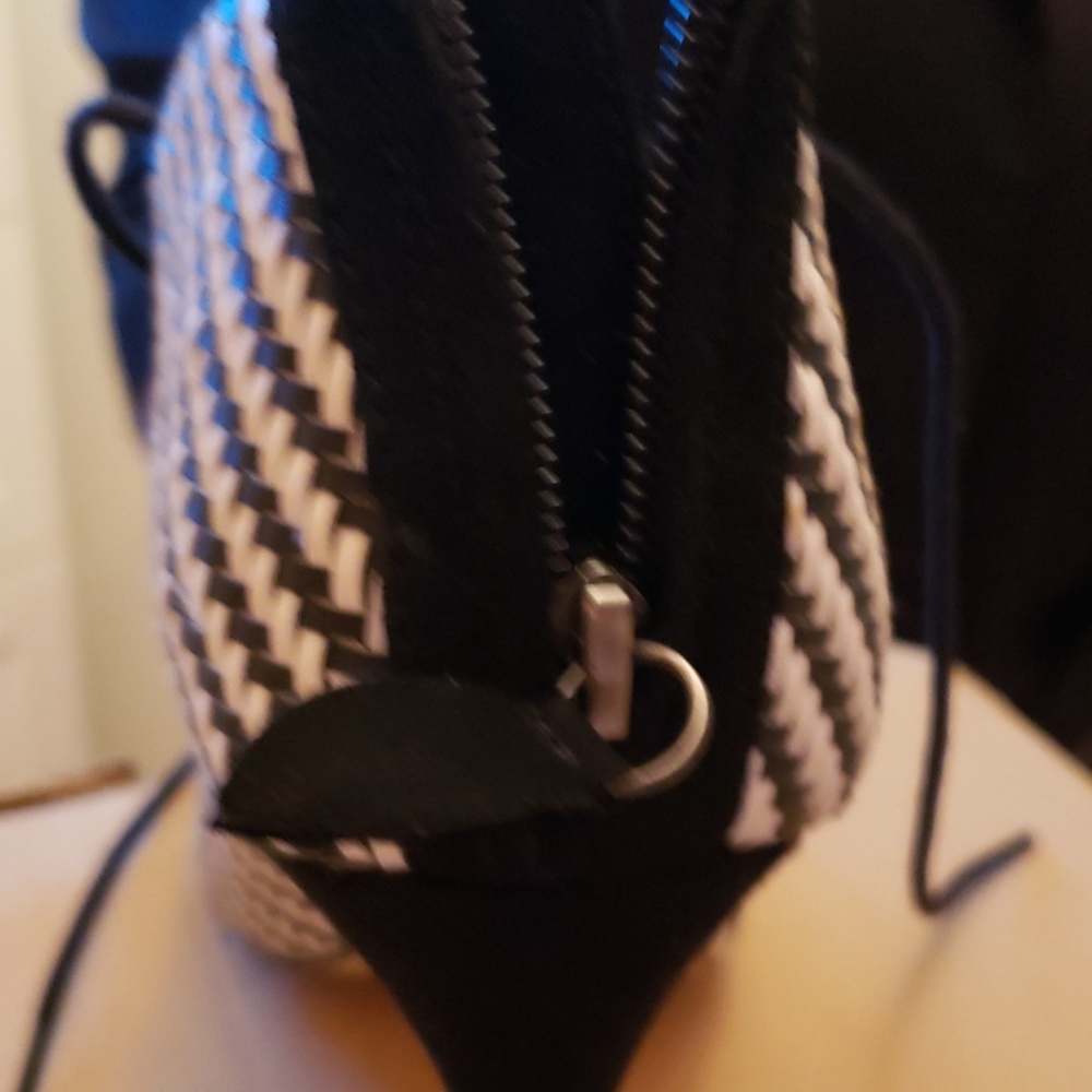 Shoe - Picture 5 of 5